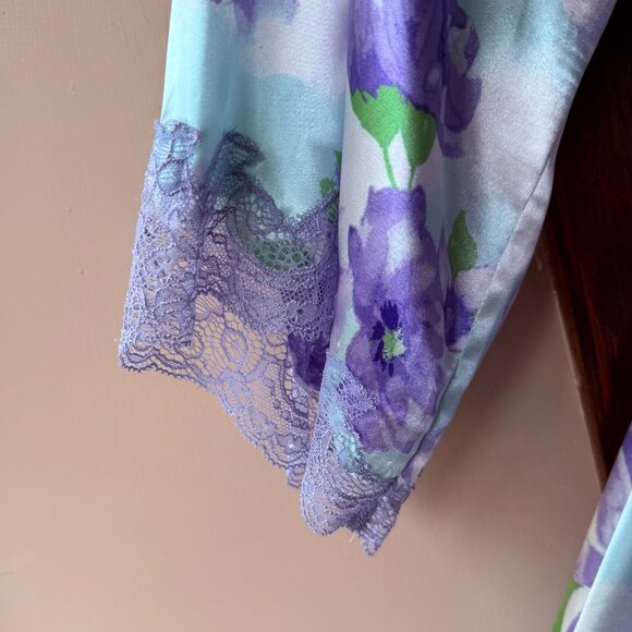 Women's Silky Robe - Picture 3 of 5